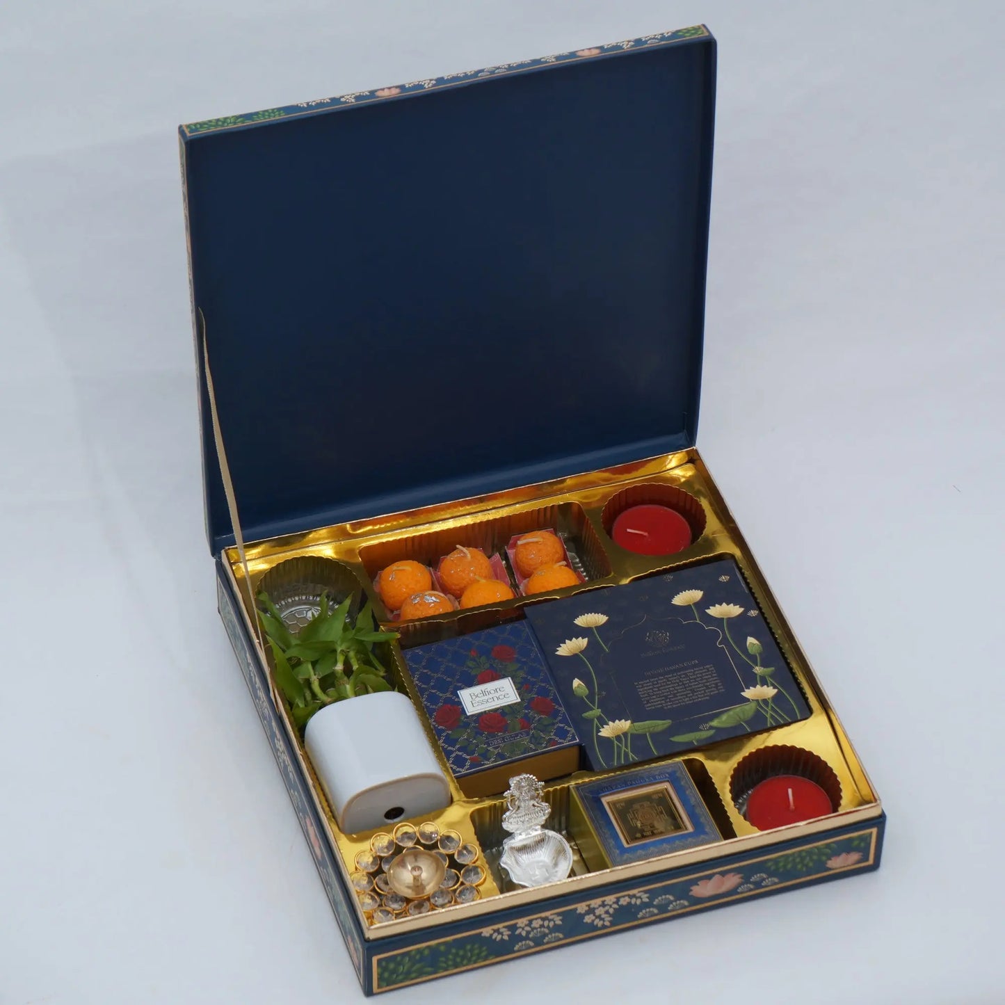 Divine Glow Hamper belfiore.in