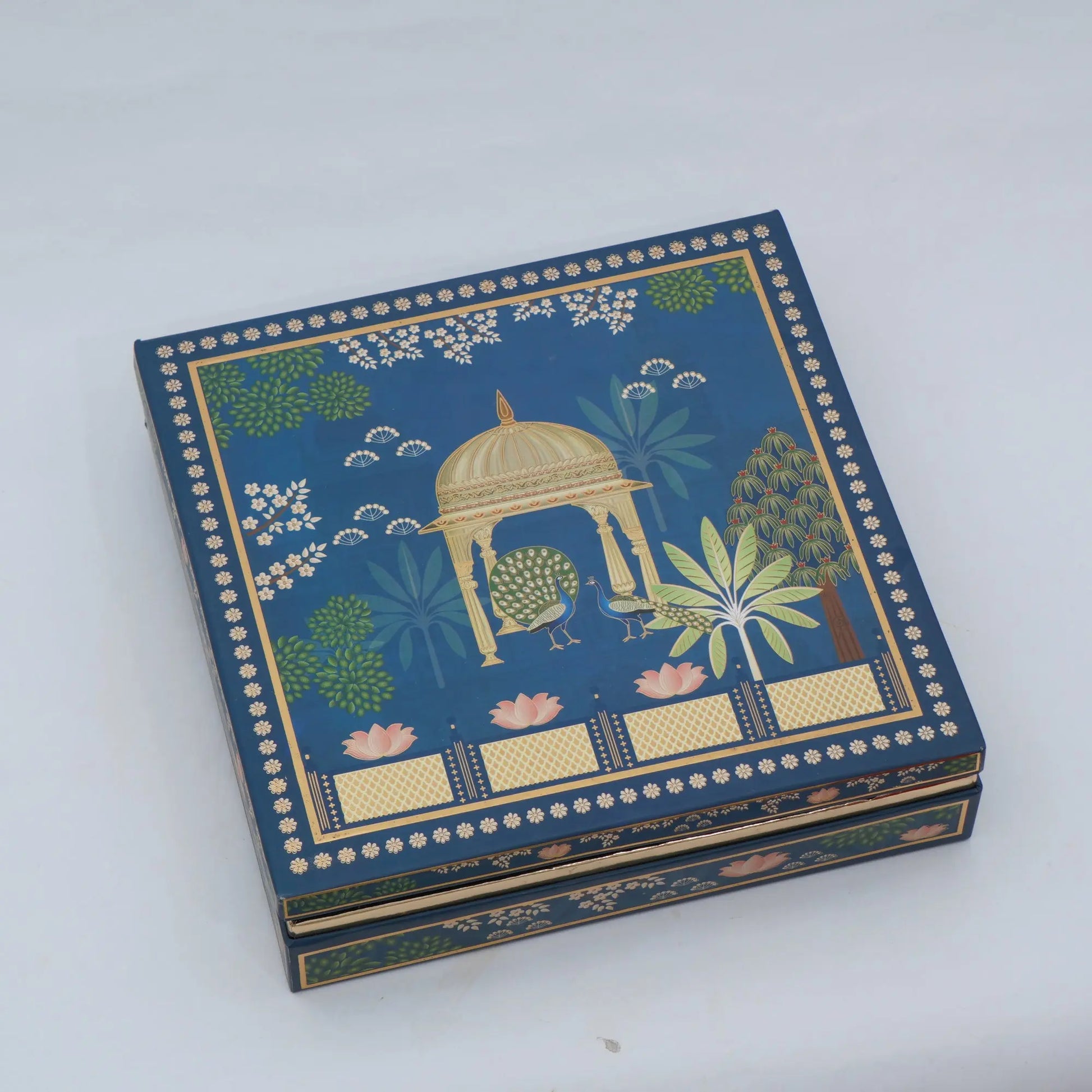 Divine Glow Hamper belfiore.in