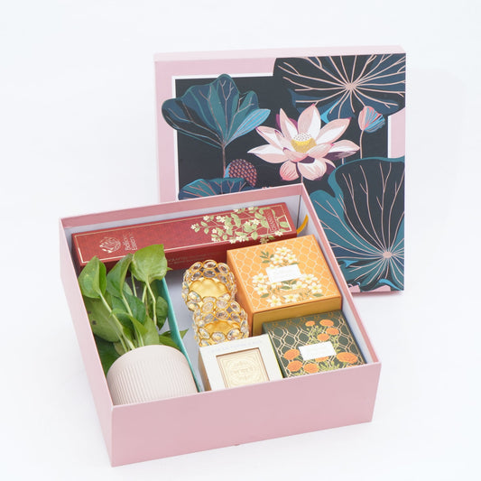 Divine Harmony Luxe Hamper belfiore.in